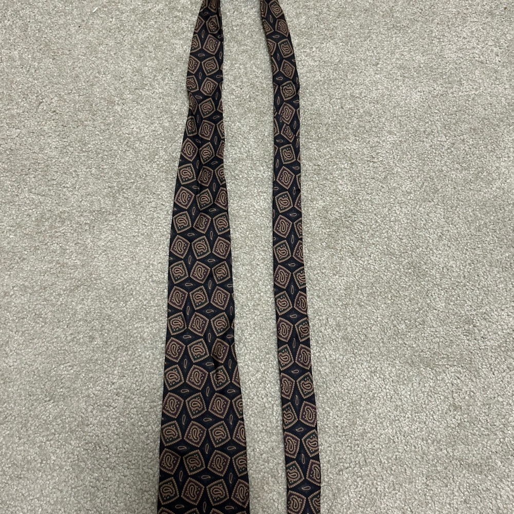 Pendleton Black and Brown Geometric Tie